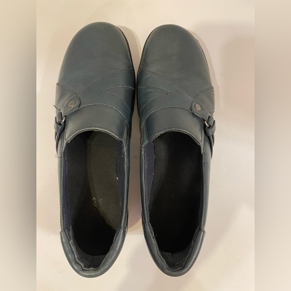 Clarks navy blue leather slide-on loafers shoes size 8 1/2 - Picture 8 of 10